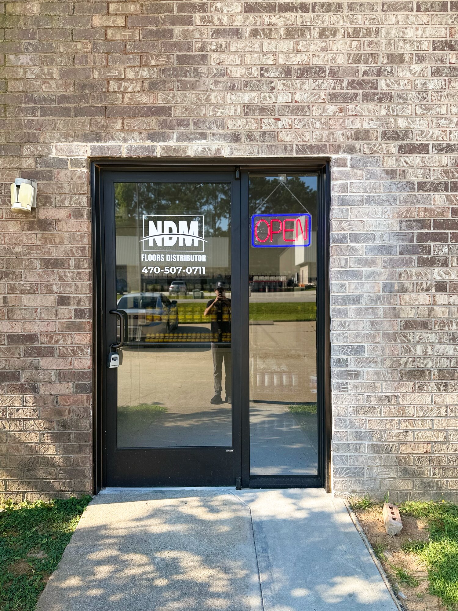 NDM Floors Distributor storefront in Stockbridge, GA — 470-507-0711